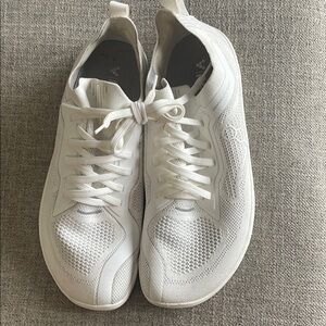 Vivo barefoot women's white Sneakers